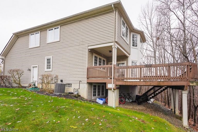 3729 Edgehill Drive, Cleveland, OH - Photo 2