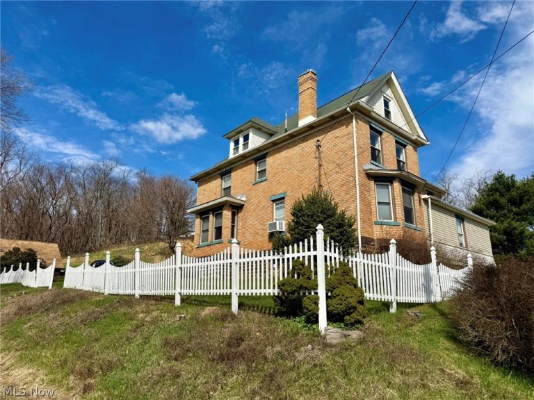305 Gardendale Street, East Liverpool, OH - Photo 4