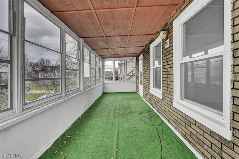 880 Stevenson Road, Cleveland, OH - Photo 8