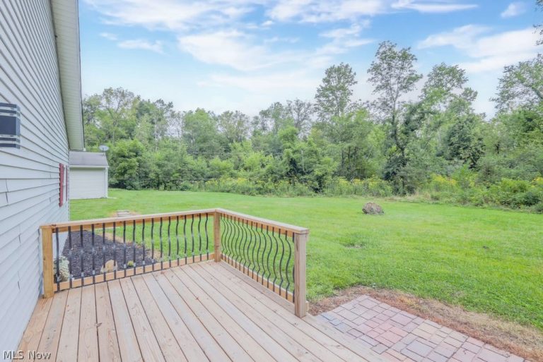 6429 Russia Road, South Amherst, OH - Photo 8
