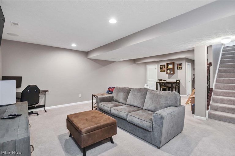 6530 Wisteria Lane, Medina, OH - Photo 5