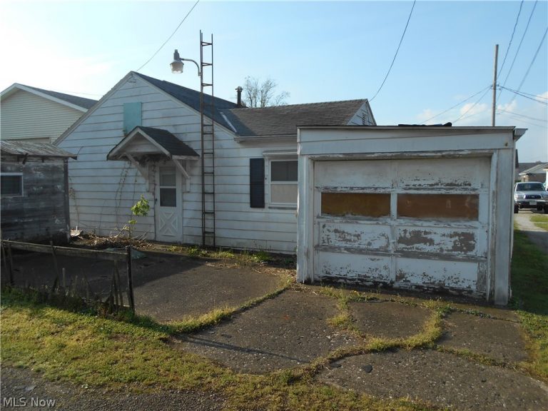 914 Pine Street, Coshocton, OH - Photo 3