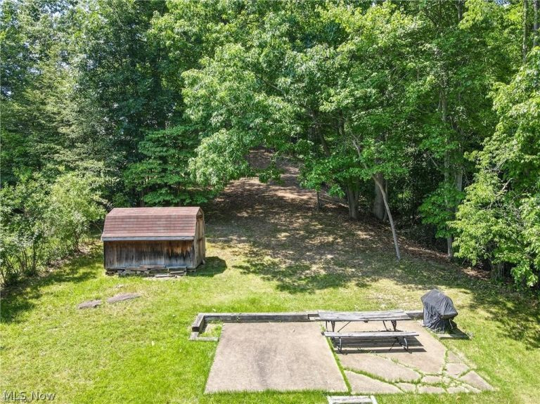 154 Mohawk Drive, Malvern, OH - Photo 2