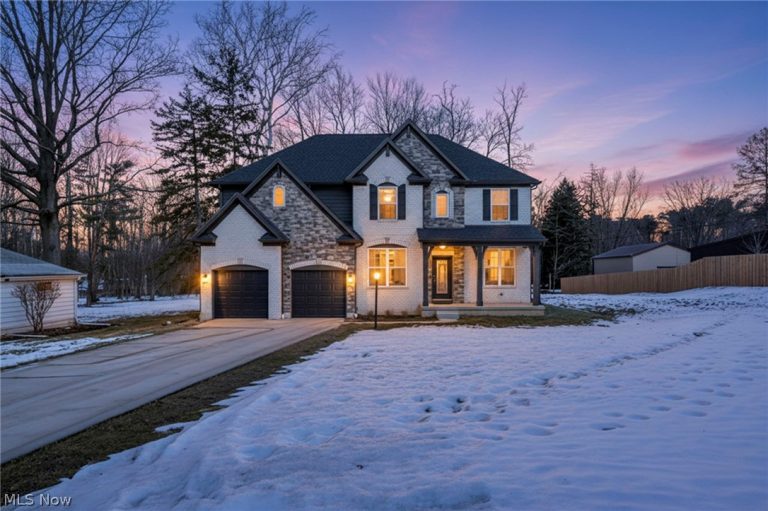 19736 Westwood Drive, Strongsville, OH - Photo 2