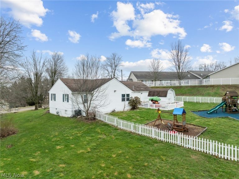 270 Cadiz Road, Wintersville, OH - Photo 5
