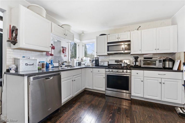 1515 Manor Avenue, Canton, OH - Photo 6