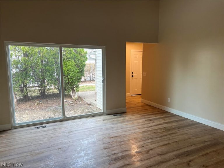 5436 Summerwood Court #C, Willoughby, OH - Photo 3