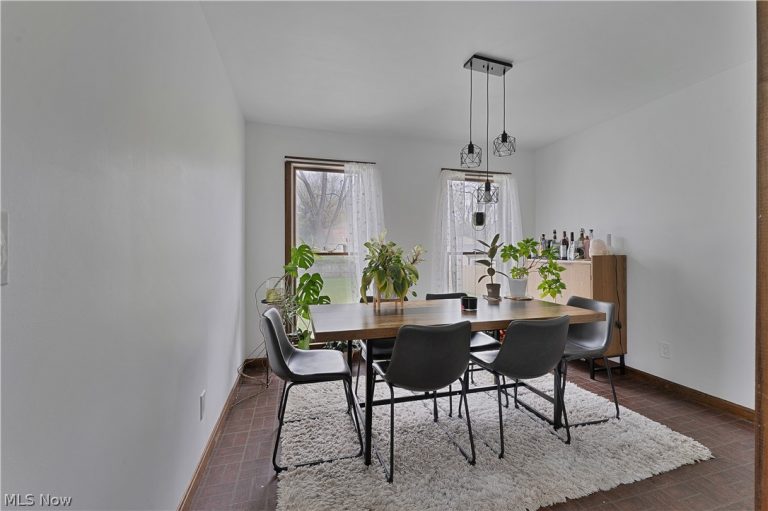 4649 Waseka Lane, Youngstown, OH - Photo 8