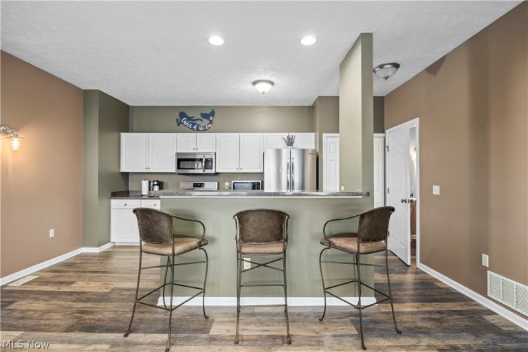 224 Marina, Lorain, OH - Photo 3