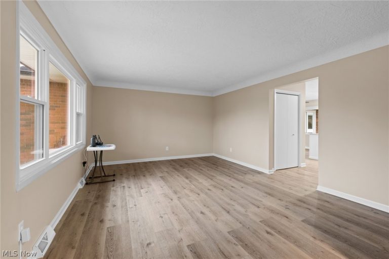 641 North Avenue, Tallmadge, OH - Photo 5