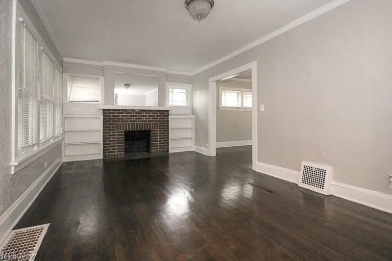1462 Parkhill Road, Cleveland Heights, OH - Photo 2
