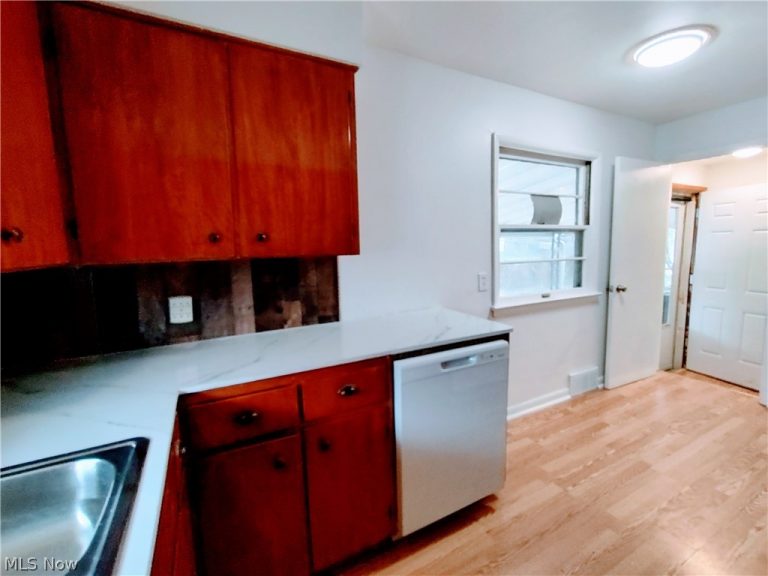 600 Eastland Avenue, Akron, OH - Photo 6