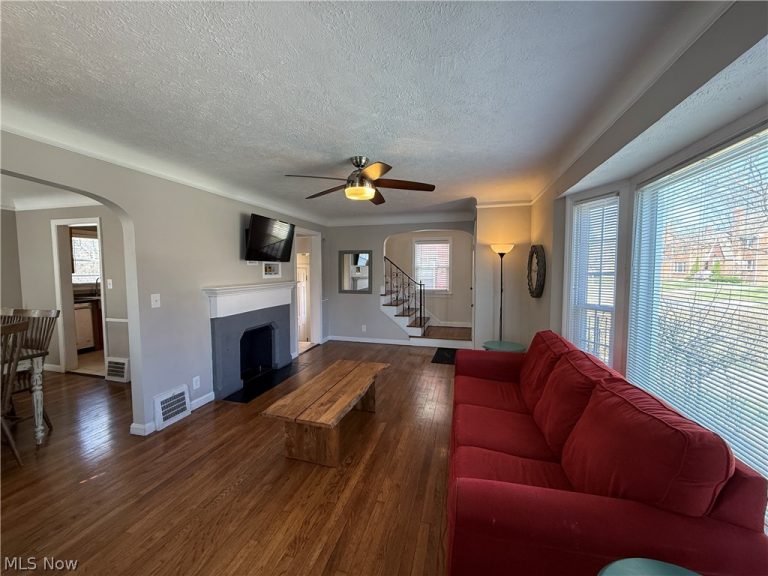 1924 Powell Avenue, Cleveland Heights, OH - Photo 2