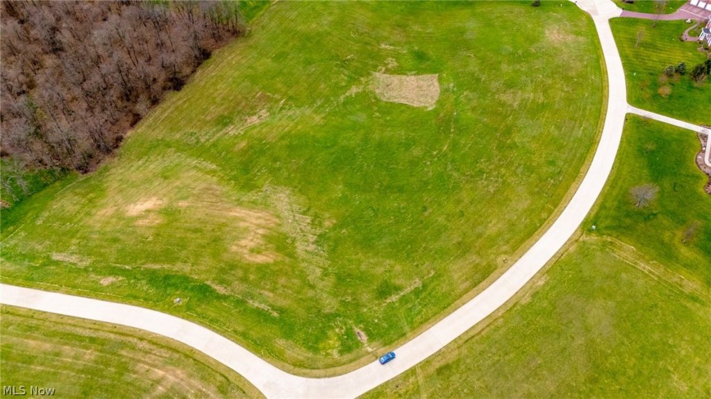 Oldefield Drive, St Clairsville, OH