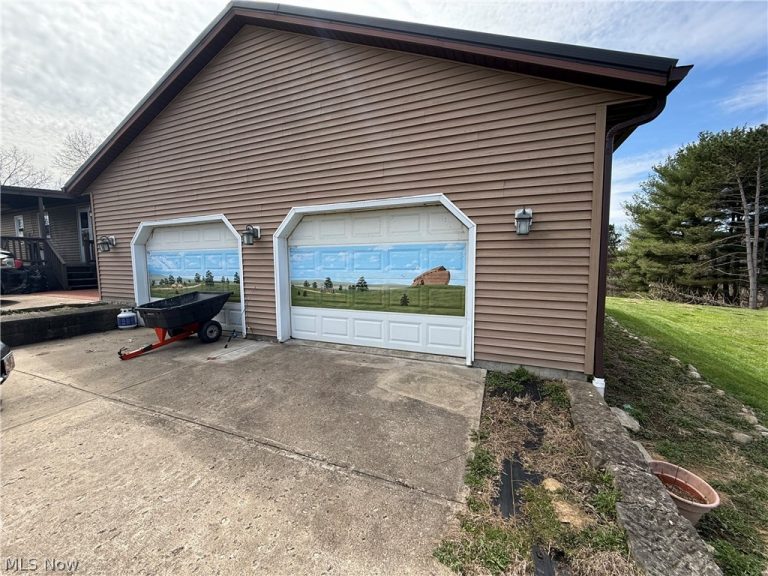 5655 Helen Drive, Zanesville, OH - Photo 4