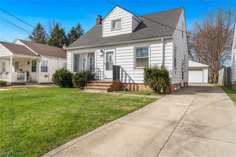 1206 Lander Road, Mayfield Heights, OH - Photo 2