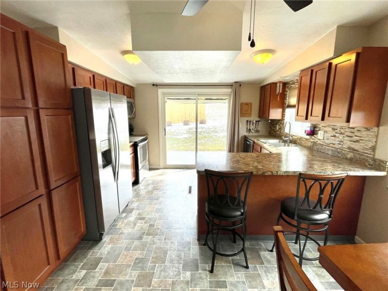 204 May Lane, Wintersville, OH - Photo 4