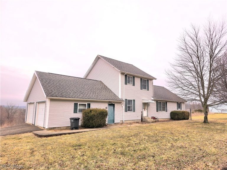 141 Meadowpark Drive, Cambridge, OH - Photo 3