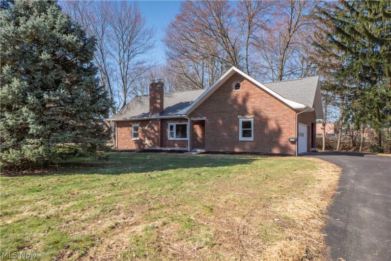 2849 Wise Avenue, Canton, OH - Photo 2