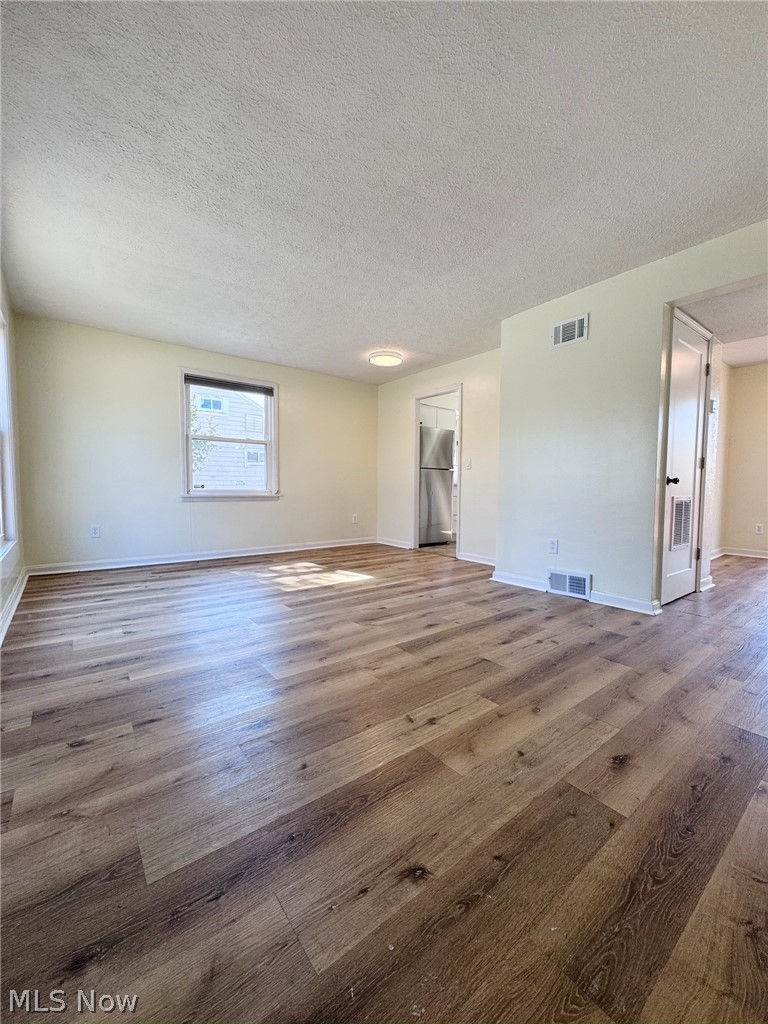 196 Point Drive, Avon Lake, OH - Photo 5