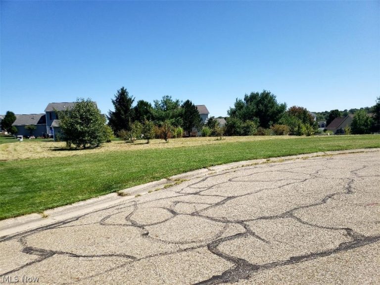 5509 Shadow Field Circle, Louisville, OH - Photo 2