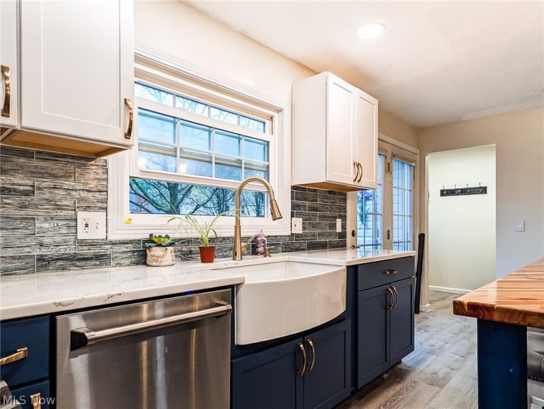 3659 Farnham Street, North Canton, OH - Photo 8