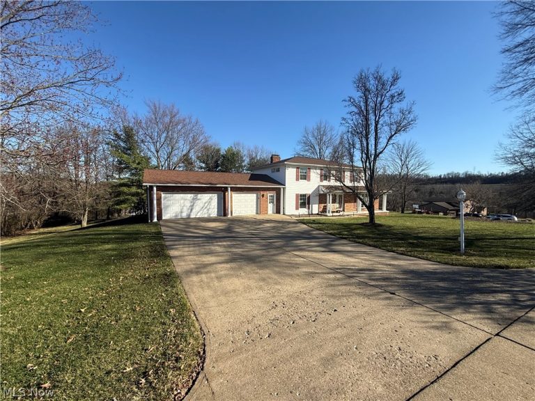 220 Barrington Ridge, New Concord, OH - Photo 3