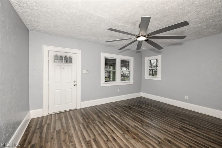 103 Norwood Street, Barberton, OH - Photo 6