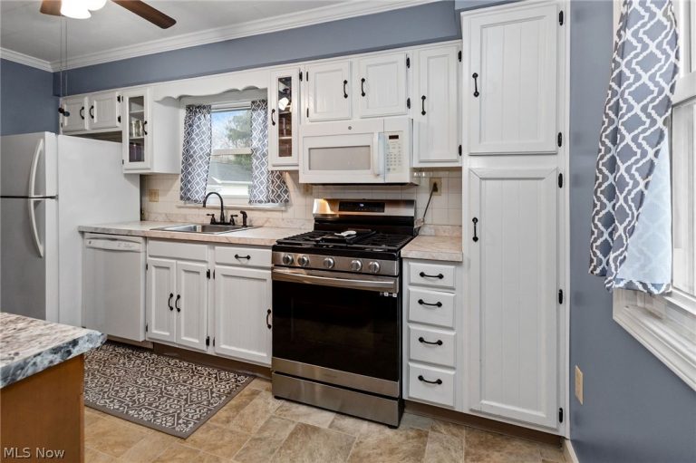 4 Lyndale Drive, Painesville Twp, OH - Photo 4