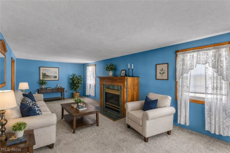 2140 Gardenland Avenue, Niles, OH - Photo 2