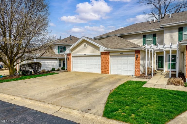 6755 Quarrystone Lane, Middleburg Heights, OH - Photo 3