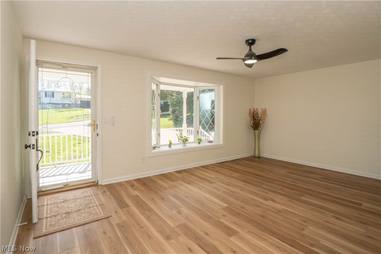 7162 Sandy Lane, Malvern, OH - Photo 3