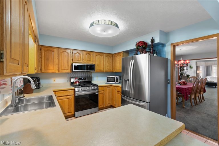 26330 Forbes Road, Oakwood Village, OH - Photo 5