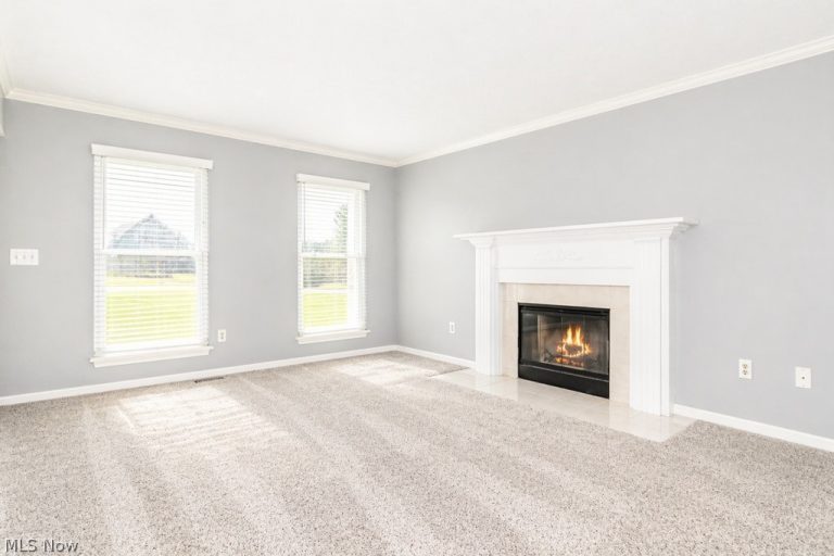 104 Woodbridge Crossing, Chardon, OH - Photo 4