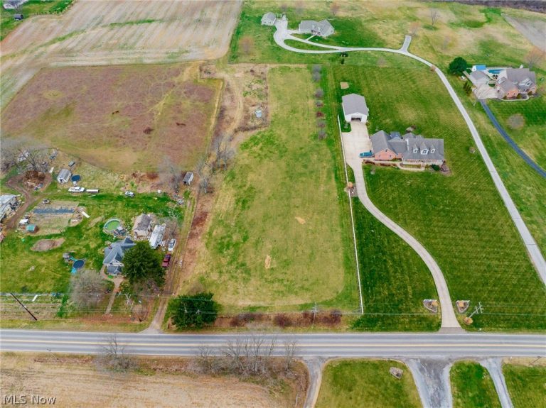 Pigeon Run Avenue, Navarre, OH, 44662