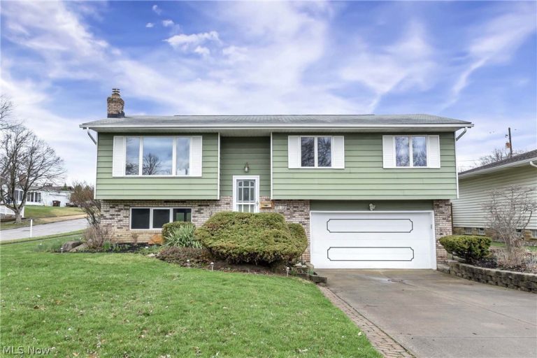 8712 Fenway Drive, Parma, OH, 44129