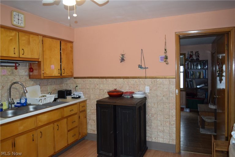 6210 Heisley Avenue, Cleveland, OH - Photo 8