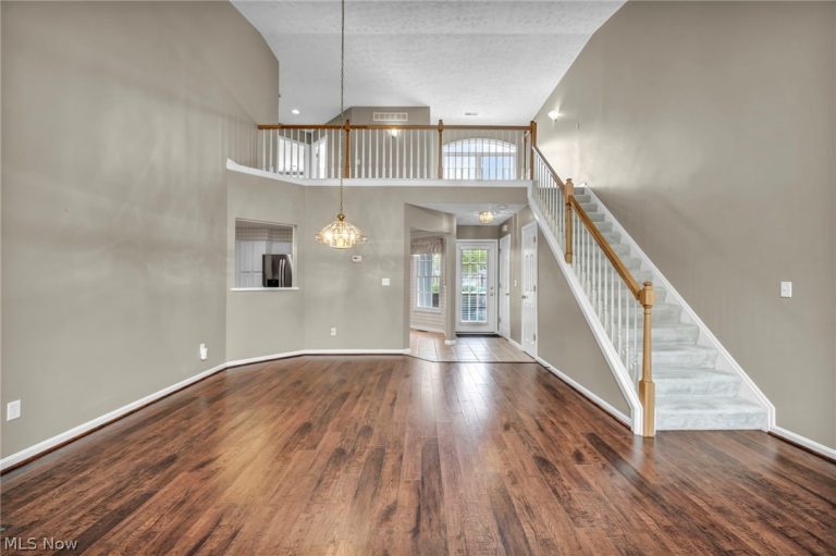 2747 Wyndgate Court, Westlake, OH - Photo 2
