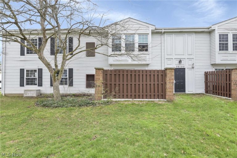 26195 Raintree Boulevard #B4, Olmsted Falls, OH - Photo 6