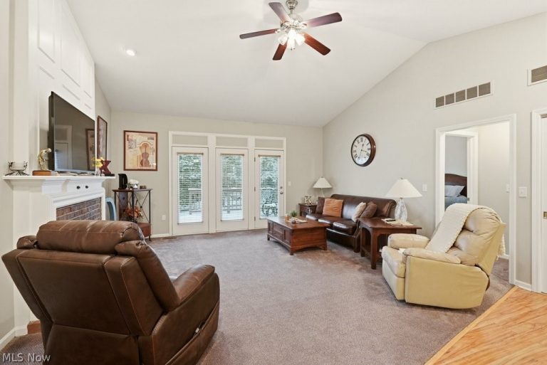 391 Stone Bridge Drive #34, Sagamore Hills, OH - Photo 3