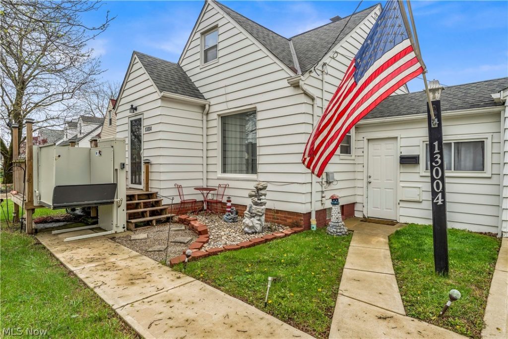 13004 Rockside Road, Garfield Heights, OH