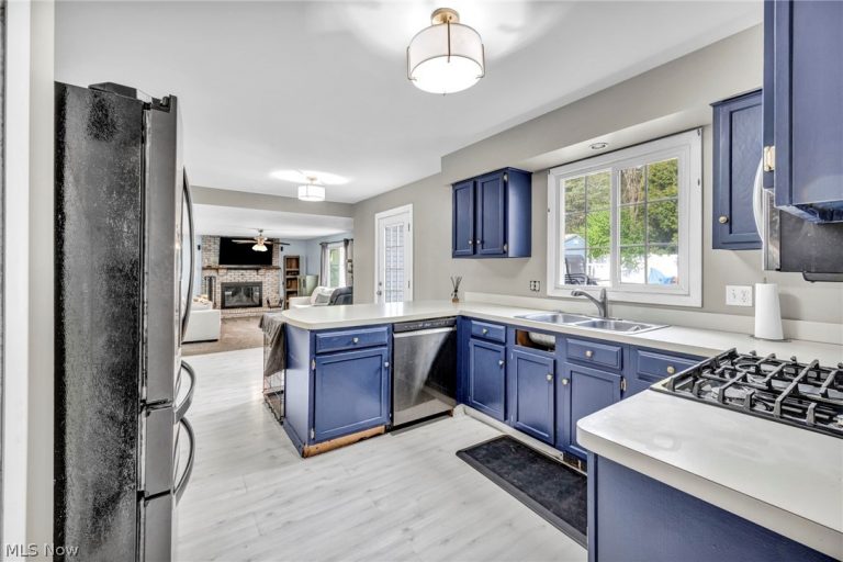 120 Roshon Drive, Medina, OH - Photo 2