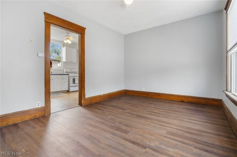 558 Nash Street, Akron, OH - Photo 8