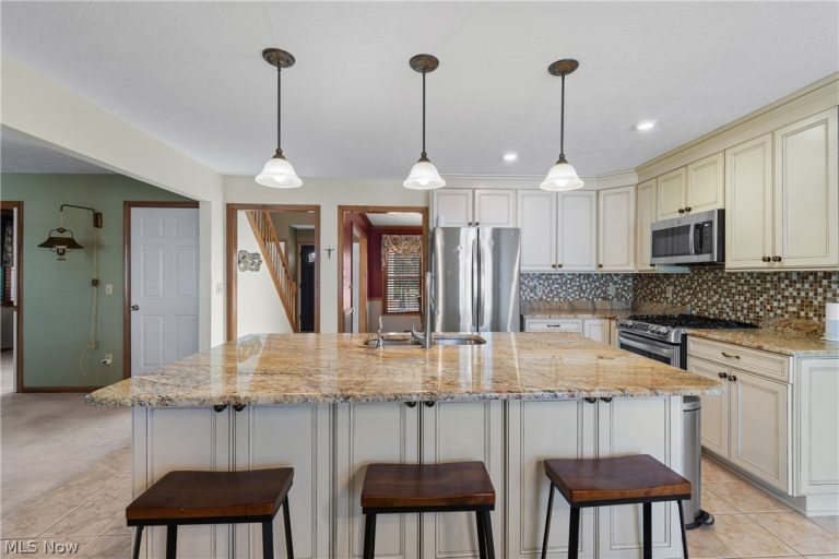 177 Potomac Court, Medina, OH - Photo 4