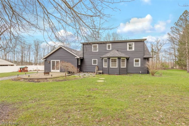 12560 Bass Lake Road, Chardon, OH - Photo 2