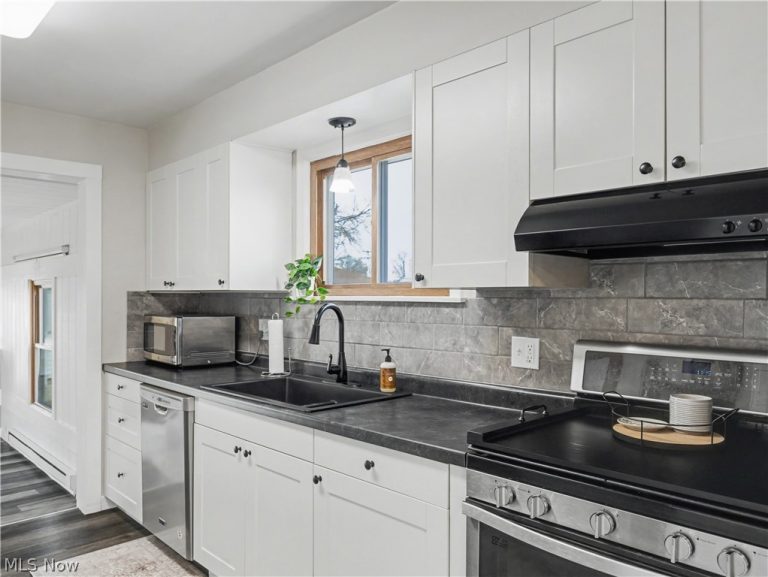 2682 9th Street, Cuyahoga Falls, OH - Photo 8