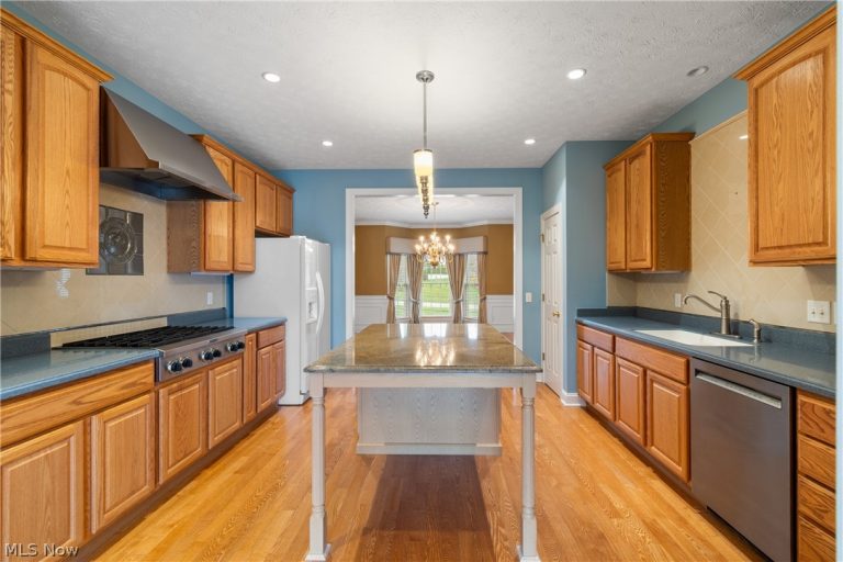 1205 Jonah Drive, Akron, OH - Photo 8