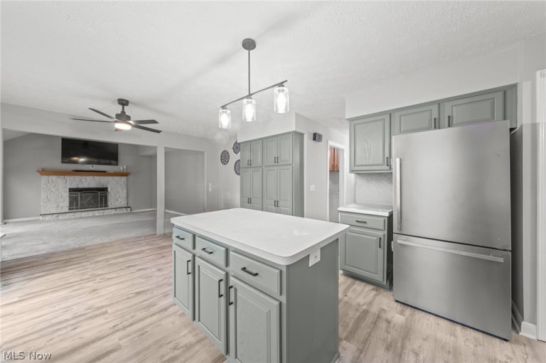 107 Keswick Court, Amherst, OH - Photo 5