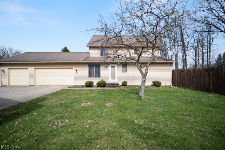 10067 Jamestown Drive, North Royalton, OH - Photo 4