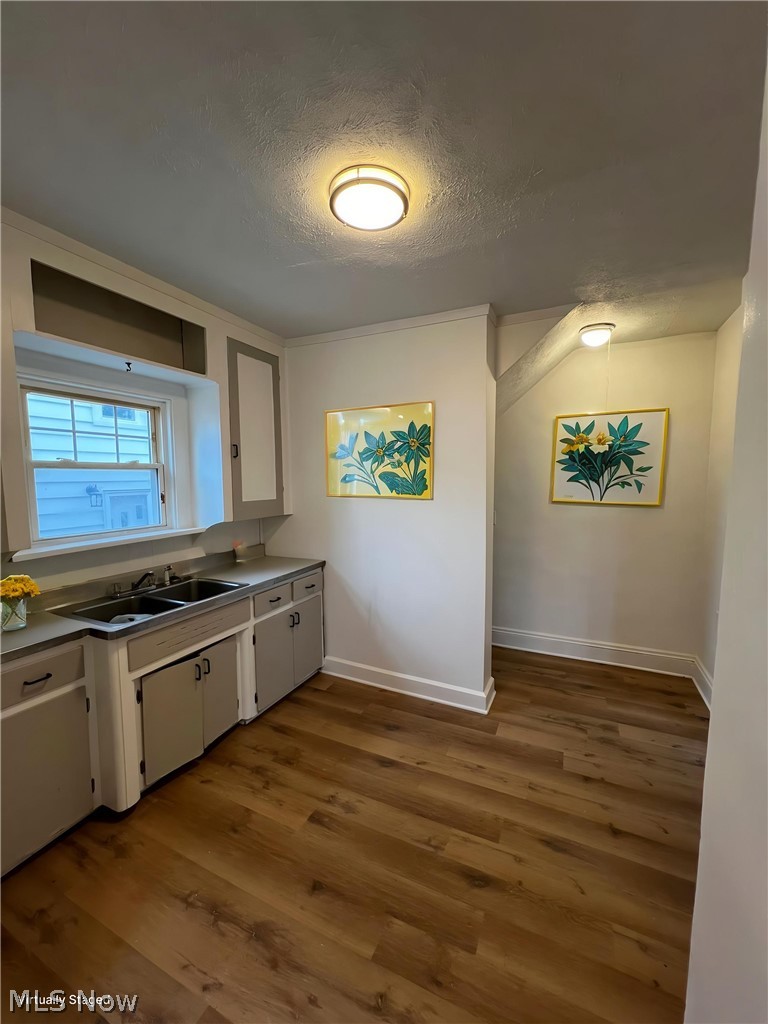 2089 Elbur Avenue, Lakewood, OH - Photo 2